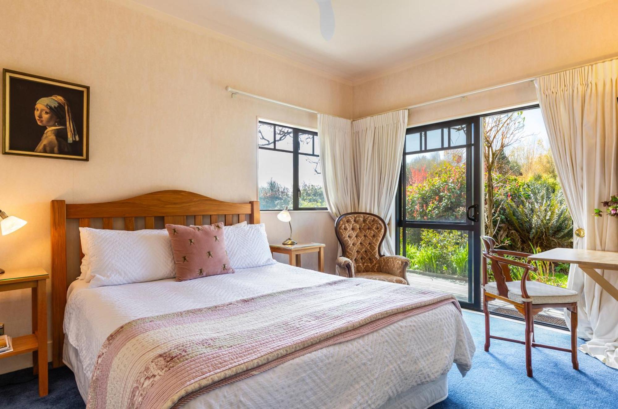 Olive Rabbit - Boutique Bed & Breakfast Turangi Ngoại thất bức ảnh